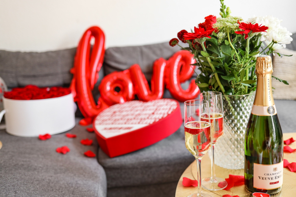 Jeu De Dés Coquin Pour Couple - 7 Dés Pour Pimenter Votre Intimité - Cadeau Saint-Valentin, Anniversaire