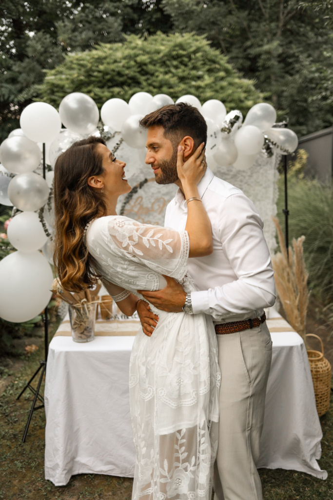 couple de mariés mariage bohème et champêtre